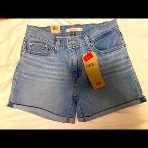LEVIS Mid Length Shorts